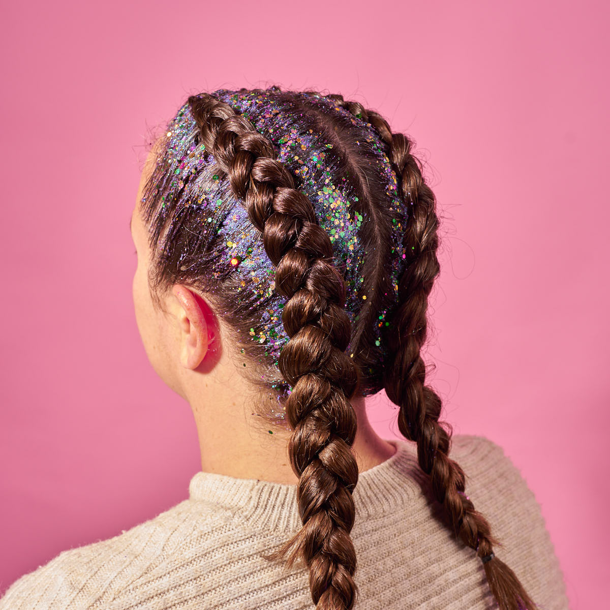 HOW TO PUT TINSEL IN YOUR HAIR  One of the most fun & easy hair